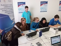 Obrázok ku správe: Mini E-Test Classroom at the European Researchers' Night 2014